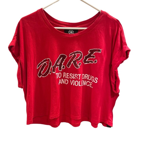 Dashes Lounge Cropped T-shirt